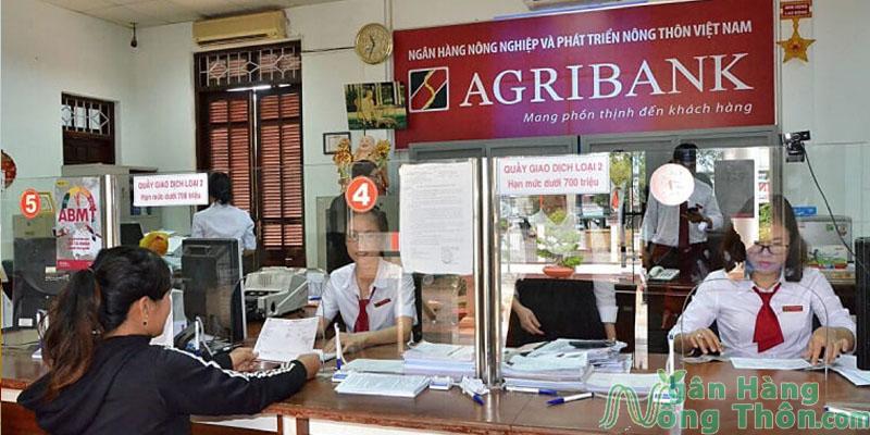 Rút tiền tại quầy Agribank có mất phí không? Phí và hạn mức