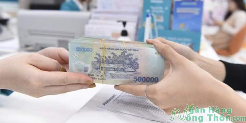 Vay tiền 1 tháng lãi bao nhiều?