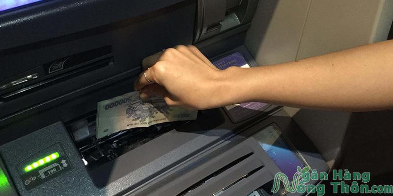 Các ngân hàng có thể nộp tiền vào cây ATM