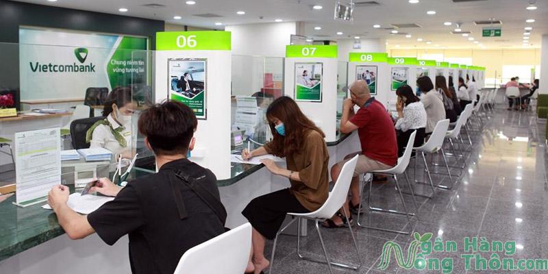 Vay tiền qua bảo hiểm ngân hàng Vietcombank