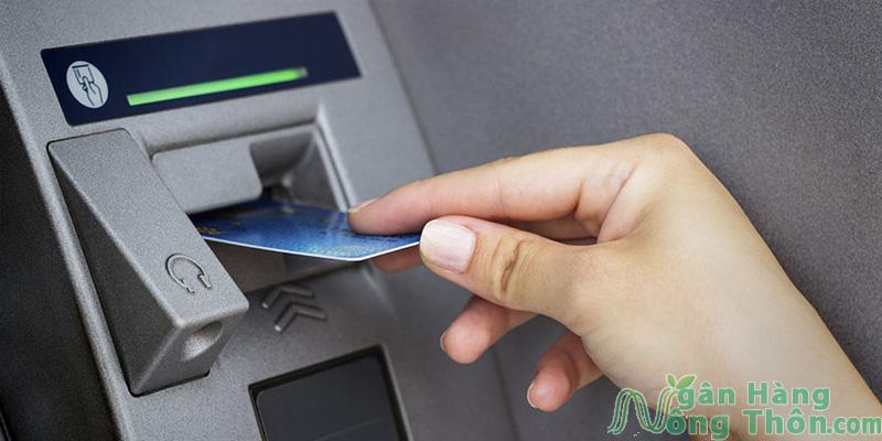 Trọn bộ các cách rút tiền mặt tại cây ATM ngân hàng nhanh chóng, an toàn