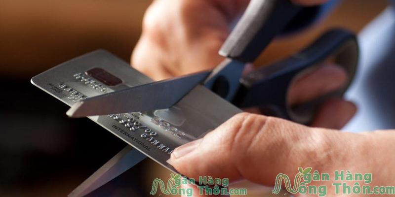 Cách hủy thẻ Visa Debit Vietcombank online trên điện thoại