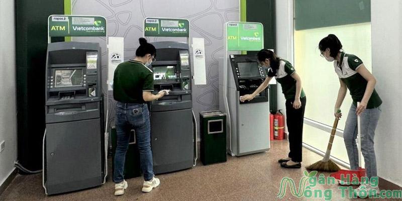 Xem lịch sử giao dịch Vietcombank trên ATM