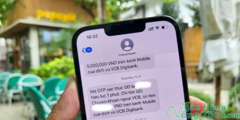 Nhận mã OTP khi ở nước ngoài Vietcombank trên sim điện thoại được không?