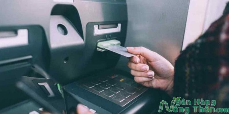 Lỗi rút tiền ATM ngày lễ tết không được phải làm sao?