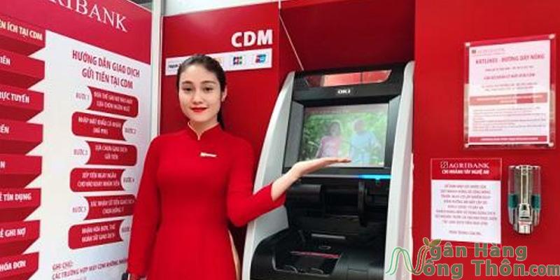 Phí giao dịch máy ATM