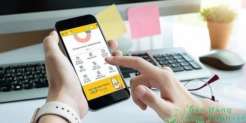 Kiểm tra qua app/ web ngân hàng