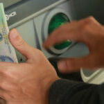 Ngày nghỉ Lễ, Tết có rút được tiền ở cây ATM không? Bị lỗi, nuốt thẻ phải làm sao?