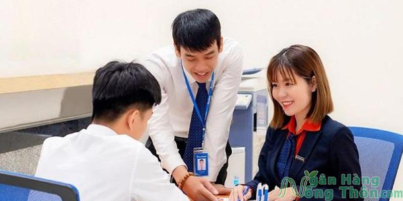 Sacombank có làm việc vào thứ 7 không?