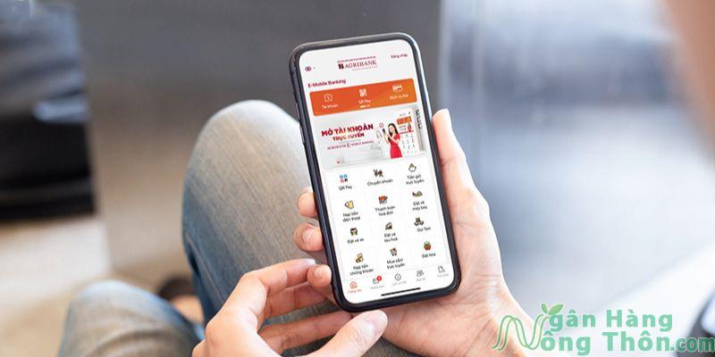 Đăng nhập vào tài khoản E-Mobile Banking > Chọn Tài khoản