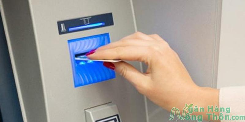 Nộp tiền tại cây R-ATM Vietinbank đời mới có tốn phí không?