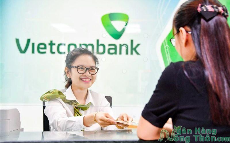 Mở thẻ tín dụng Vietcombank Priority tại ngân hàng