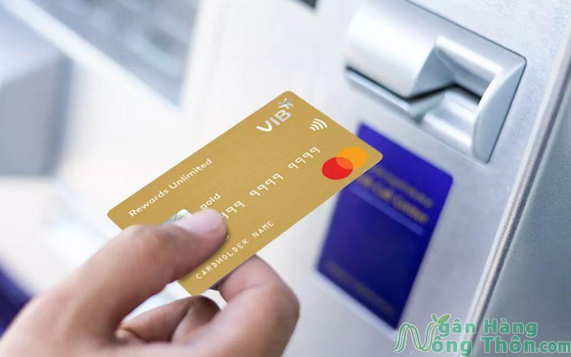 Rút tiền thẻ tín dụng tại ATM